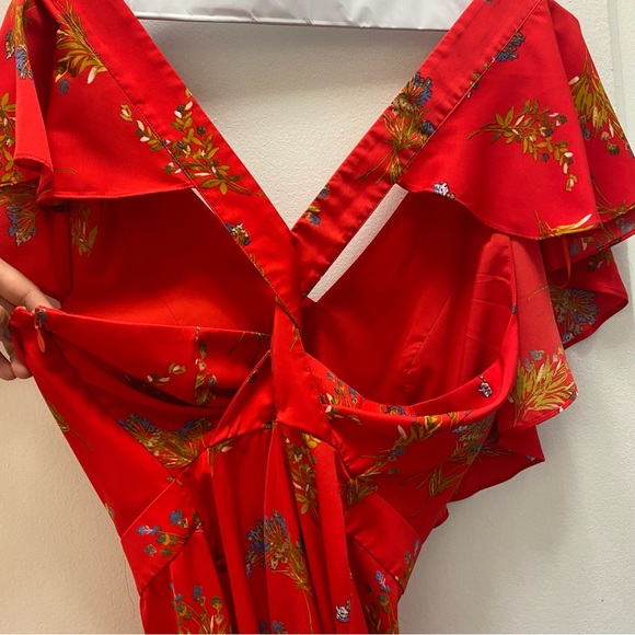 Amazing cocktail dress!! Beautiful and flattering!! - Picture 2 of 5